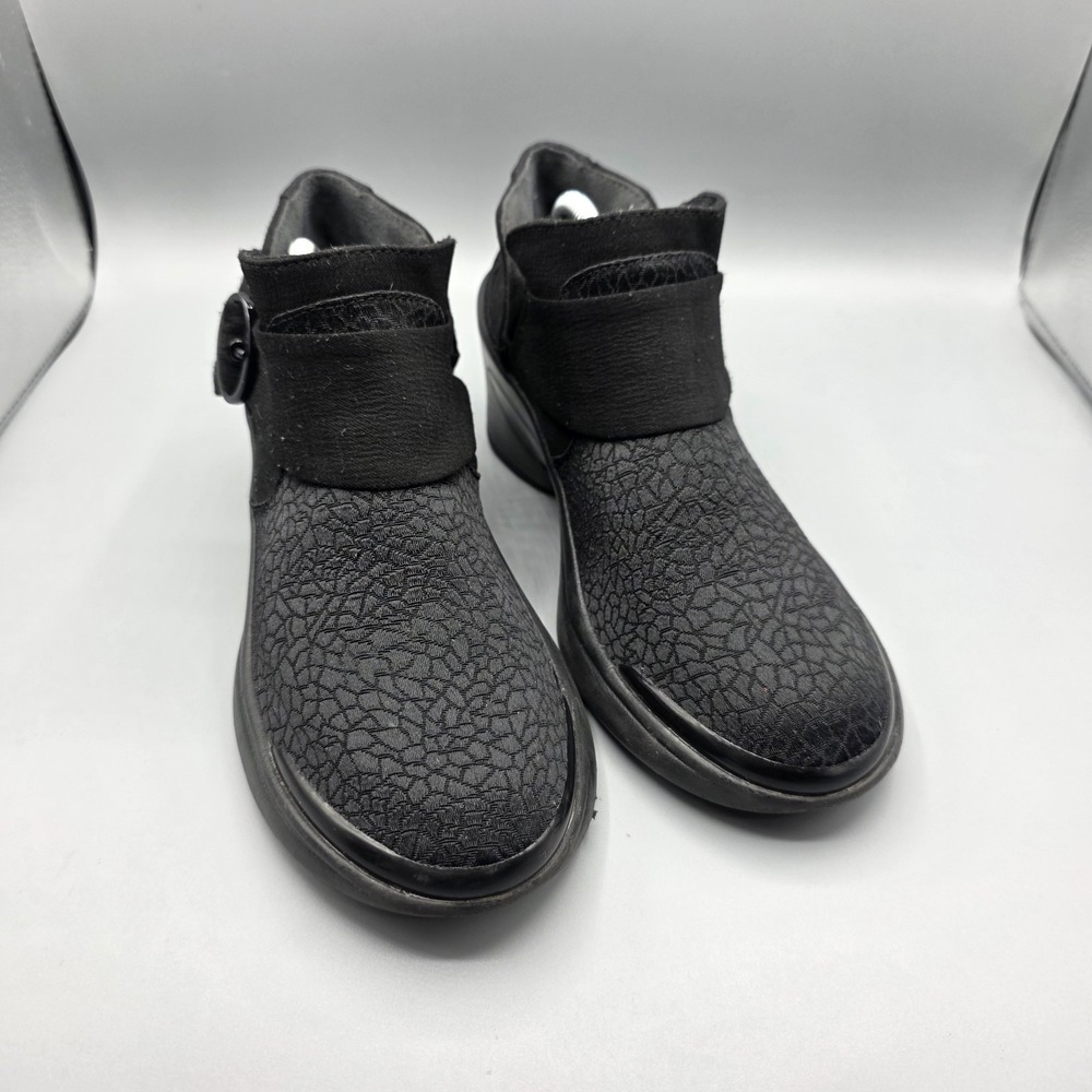 BZees‎ Essence Booties Womens 7.5 Black Stretch Fabric Comfort Shoes Block Heel